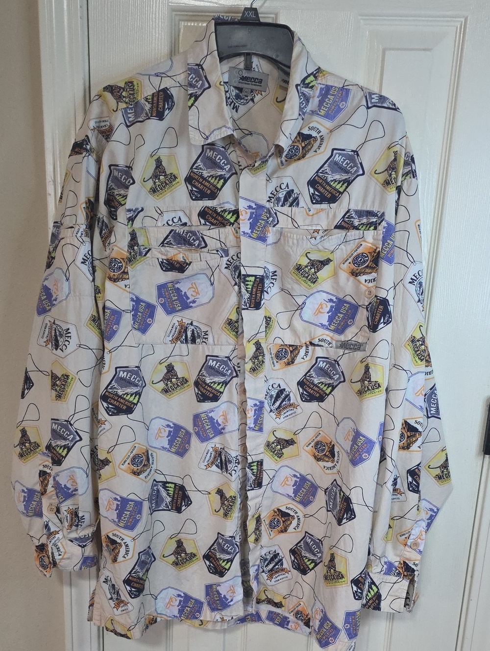 Vintage! mecca White Lightweight Printed Button-Up Shirt with Multicolor Labels